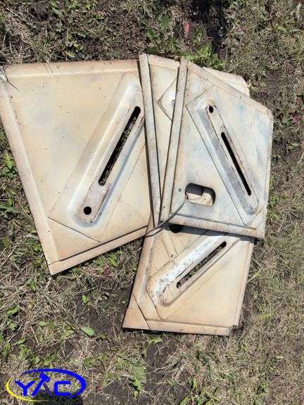 4- Plaquard Holders For Trucks