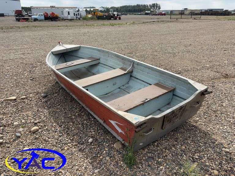 14' ALUMINUM FISHING BOAT