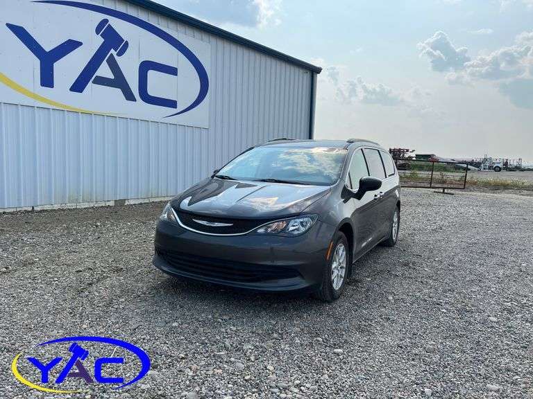 2019 CHRYSLER PACIFICA TOURING VAN