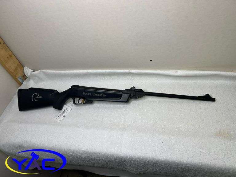 DUCKS UNLIMITED GAMO .177 PELLET AIR RIFLE