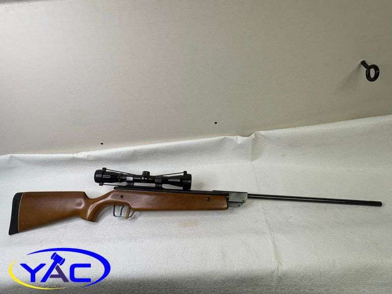 DIANA MODEL 45 PELLET AIR RIFLE W/ BUSHNELL SPORTVIEW SCOPE 486558