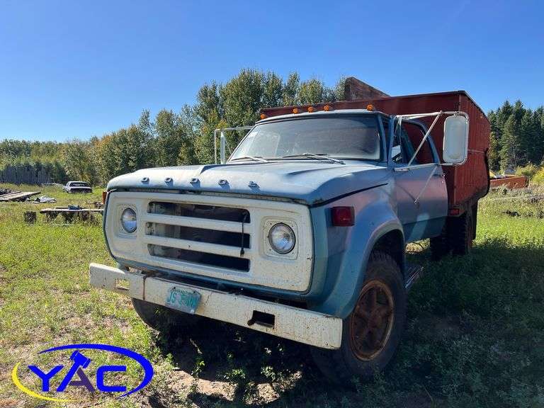 1975 DODGE 600 SINGLE AXLE GRAIN TRUCK - BOX NOT INCLUDED