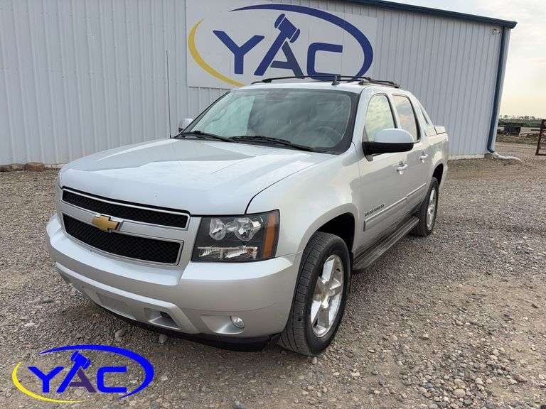 2013 CHEVROLET AVALANCHE 1500 4WD