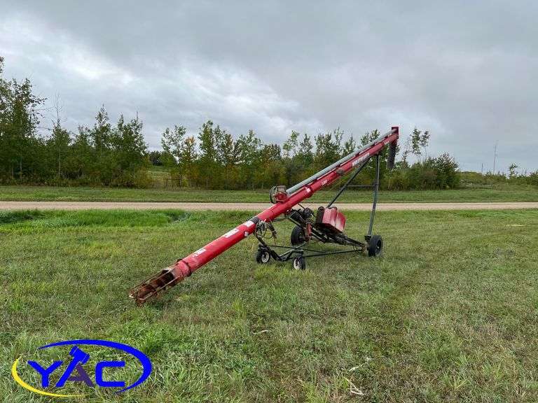 2017 Wheatheart 10x41 Auger W/ Mover