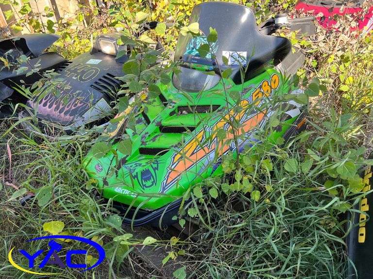 ARCTIC CAT ZR 580 SNOWMOBILE