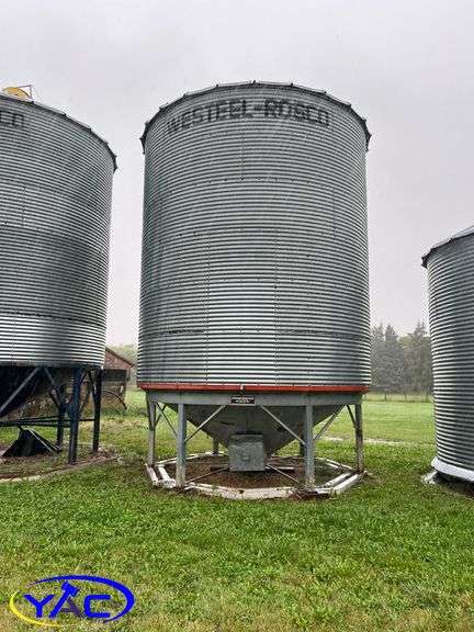 Westeel-Rosco Hopper Bin On Stand