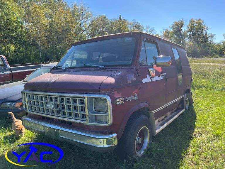 CHEVROLET VAN 10