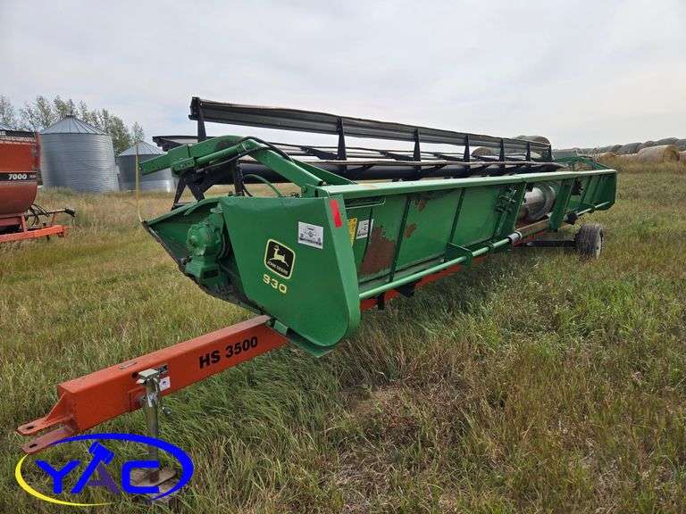 John Deere 930 Straight Header/ Transport