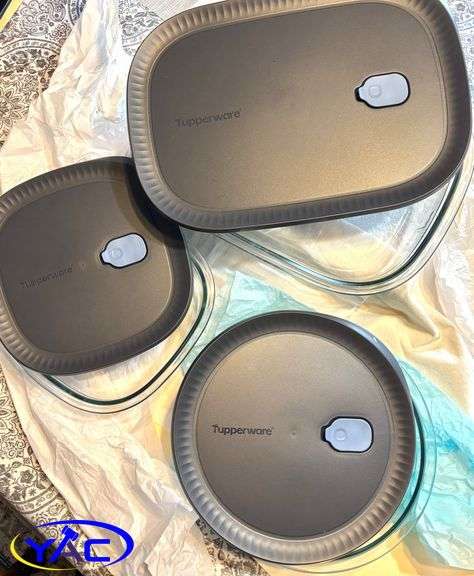 Set Of 3 Glass Baking & Storage Dishes W/ Lids From Tupperware Valued At $140