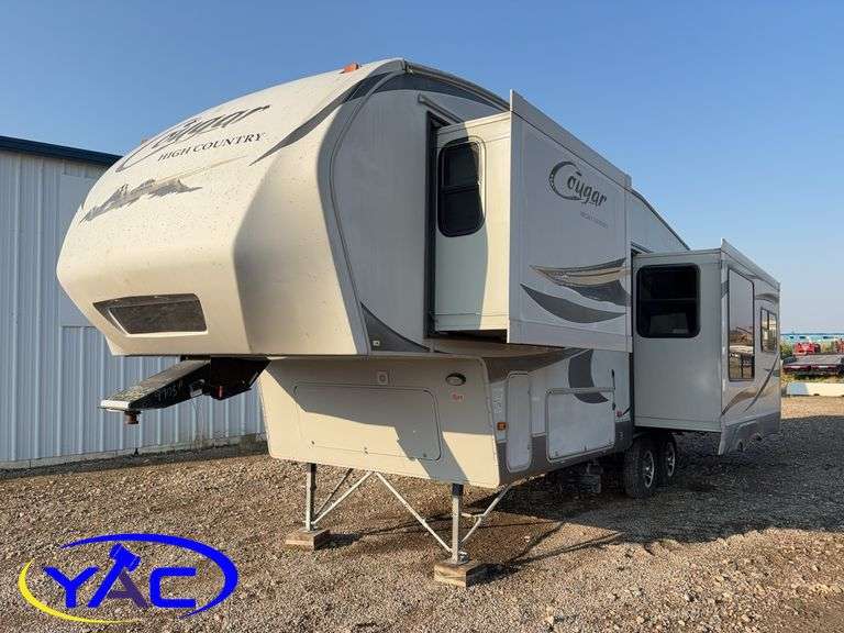 2011 COUGAR FIFTH WHEEL CAMPER