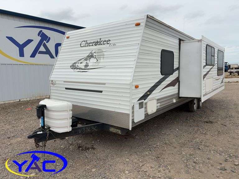 2006 FOREST RIVER CHEROKEE BUMPER HITCH CAMPER