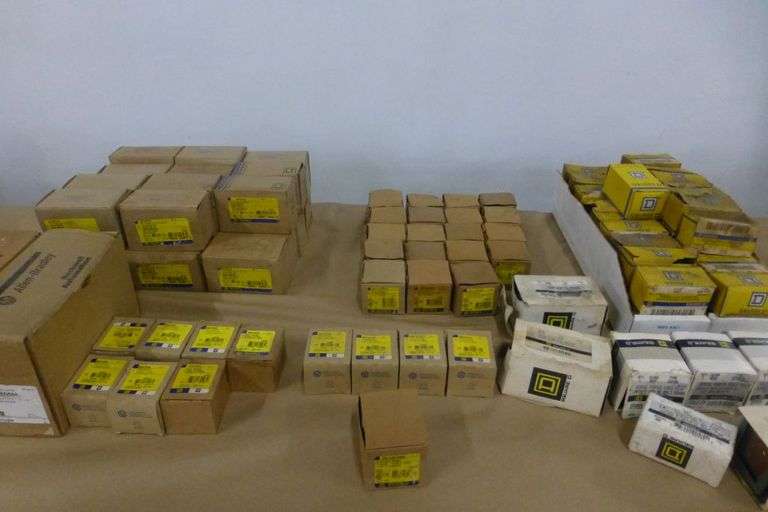 Lot of Assorted Components - Yellow Tag Auctions