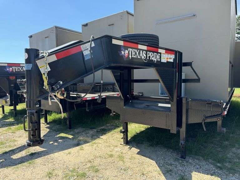 2022 Texas Pride Trailers 25' 5th Wheel Goose Neck Trailer with Power Distribution Enclosure