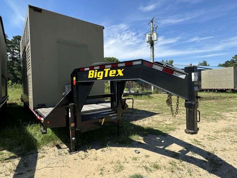 2022 Big Tex 30' 5th Wheel Goose Neck Trailer with Power Distribution Enclosure