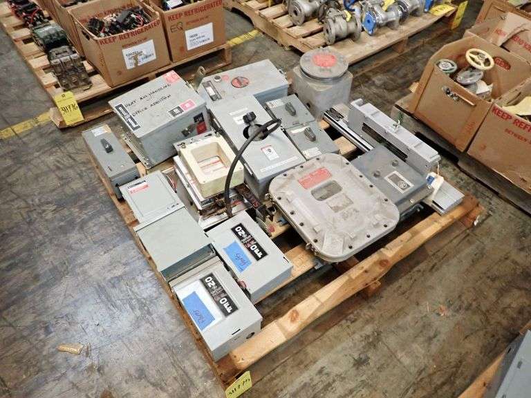 Lot of Assorted Electrical Components - Yellow Tag Auctions