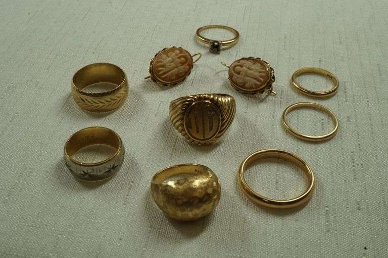 Lot of 14k Yellow Gold Jewelry