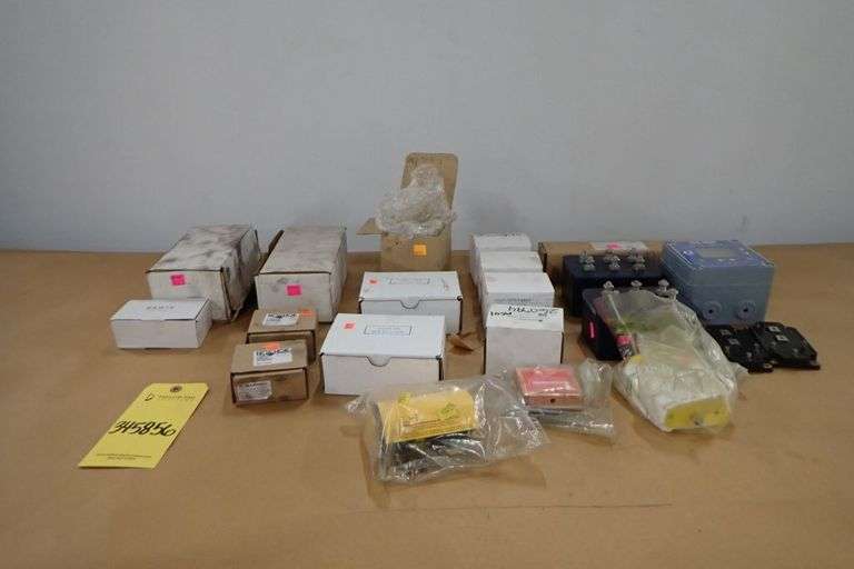 Lot of Assorted Components - Yellow Tag Auctions
