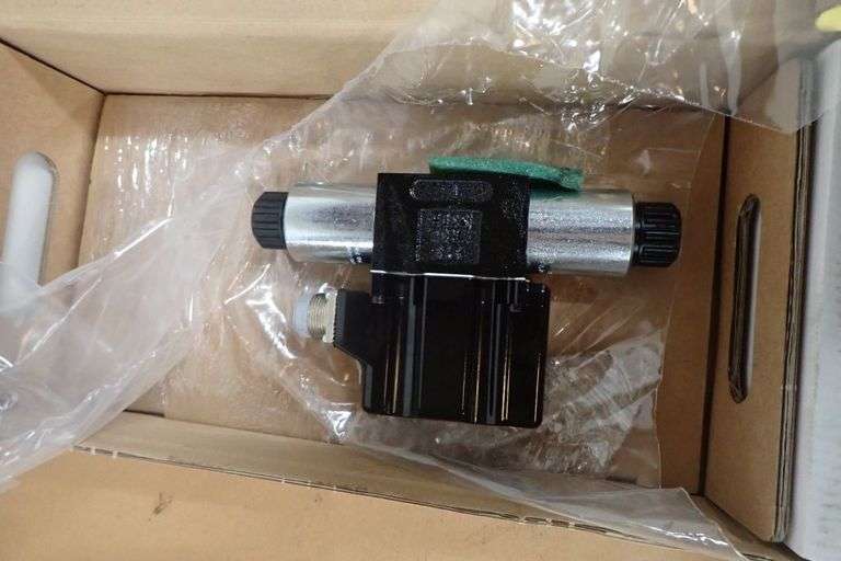 Lot of (2) Parker Control Valves