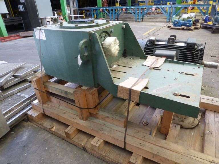 Lightning 77S100 Mixer Gear Drive Reducer