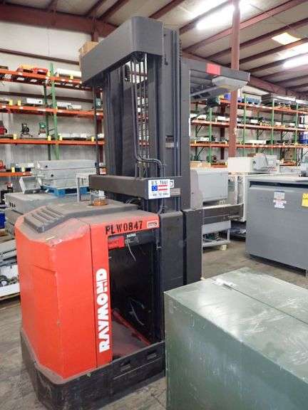 Raymond EASI-OPC30TT Electric Industrial Order Picker