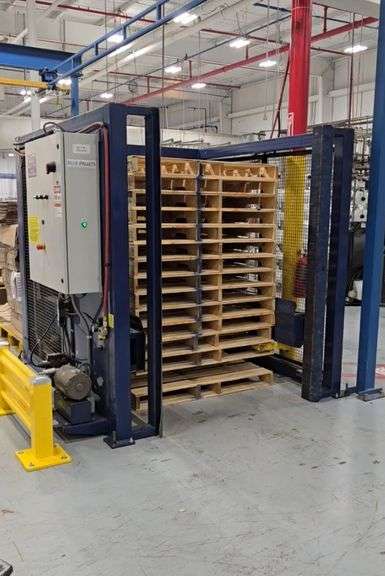 New Castle Pallet Dispenser