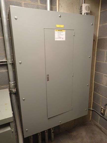 GE 400A Panelboard with Circuit Breakers