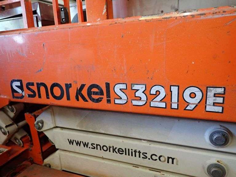 Snorkel Electric Scissor Lift