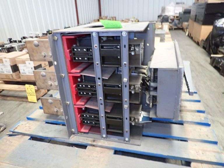 Square D 1600A Low Voltage Circuit Breaker