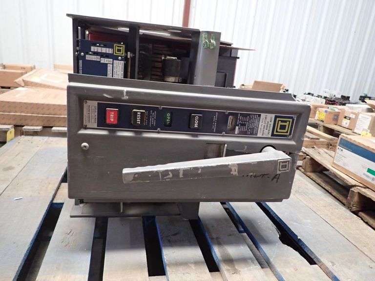 Square D 1600A Low Voltage Circuit Breaker