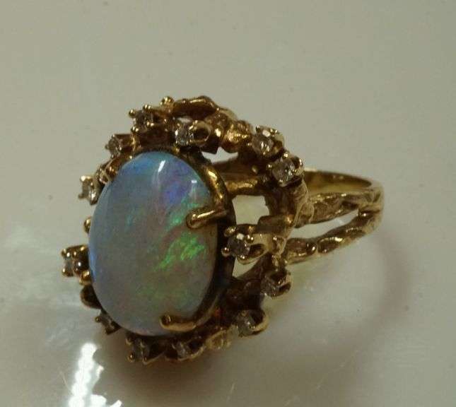 14k Yellow Gold Ring w/Opal & Diamonds