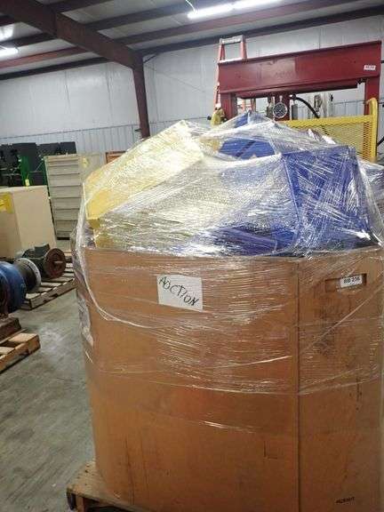 Lot of Assorted Plastic Containers