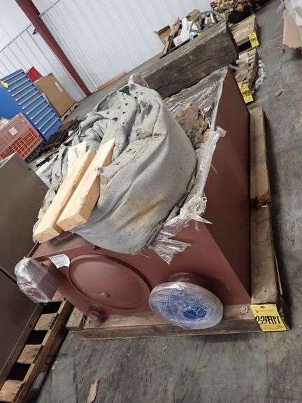 Oil Reservoir Tank with Industrial Padding