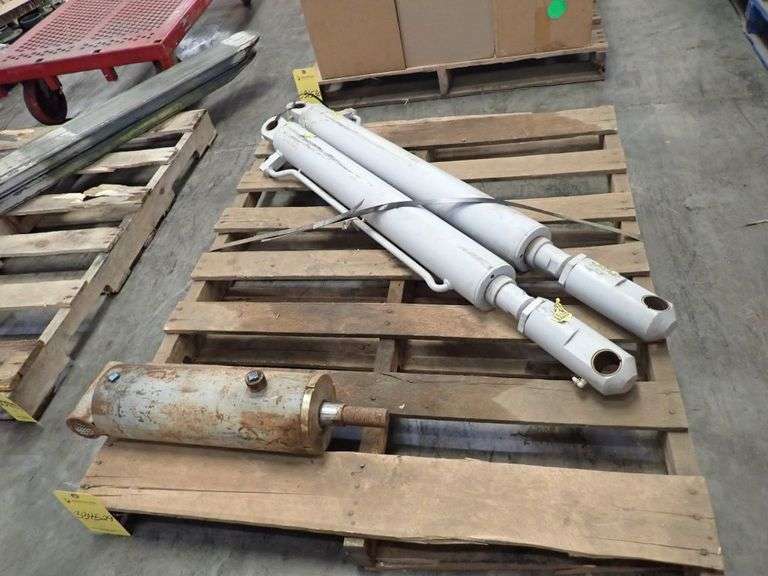 Lot of (3) Hydraulic Cylinders