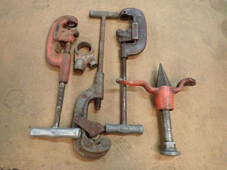 Lot of (3) Pipe Cutters and (1) Reamer