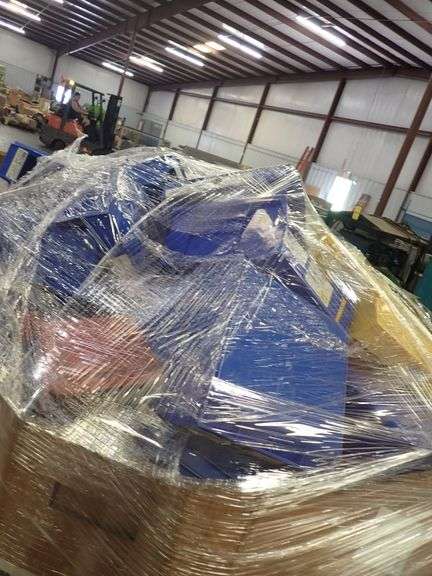 Lot of Assorted Plastic Containers