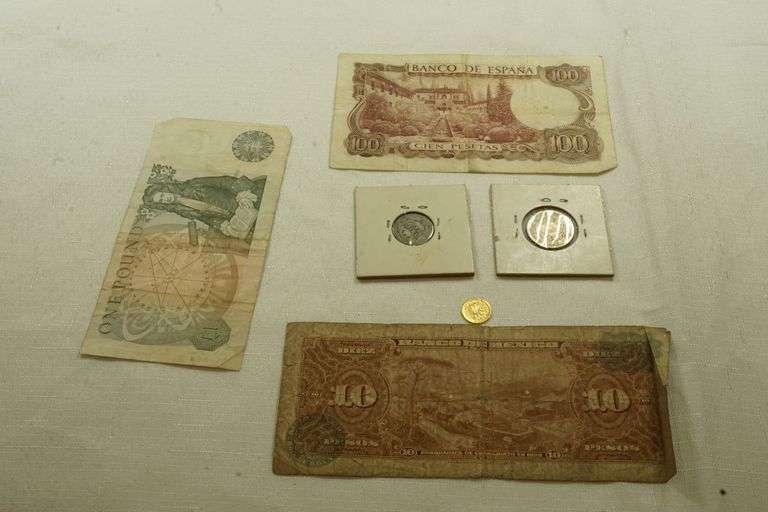 Lot of Assorted Currency