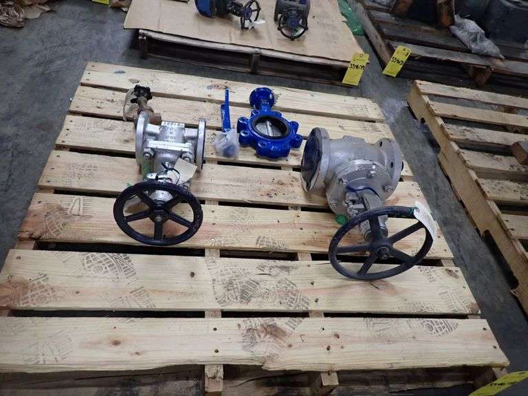 Lot of (4) Assorted Valves