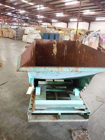 Self-Dumping Hopper
