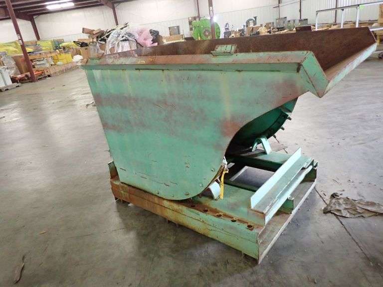 Self-Dumping Hopper