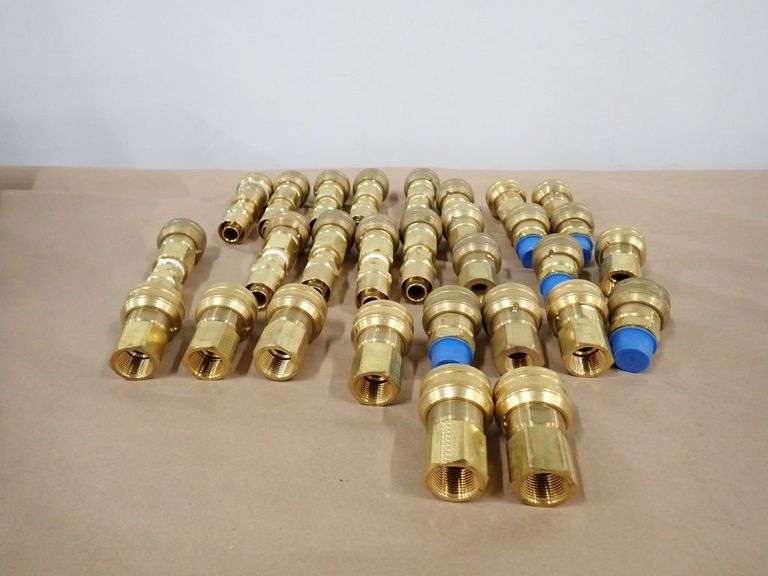 Lot of (29) Eaton Series 6000 Push Tite Couplings