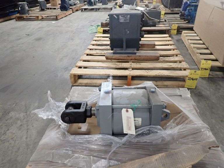 Miller Hydraulic Cylinder