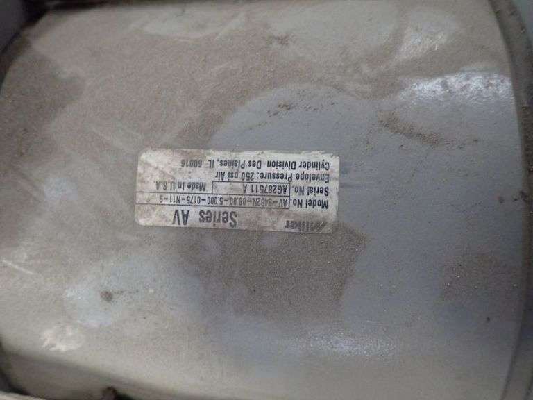 Miller Hydraulic Cylinder