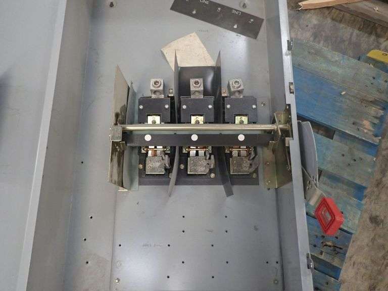 GE 400A Heavy Duty Safety Switch