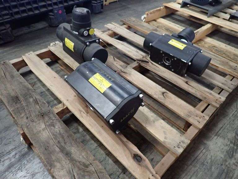 Lot of (3) Emerson Pneumatic Rack & Pinion Actuators