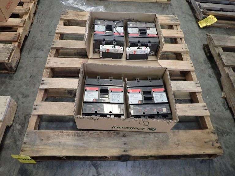 Lot of (6) Circuit Breakers