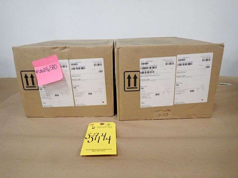 Lot of (2) Emerson/Rosemount 2051 Pressure Transmitters with Manifolds