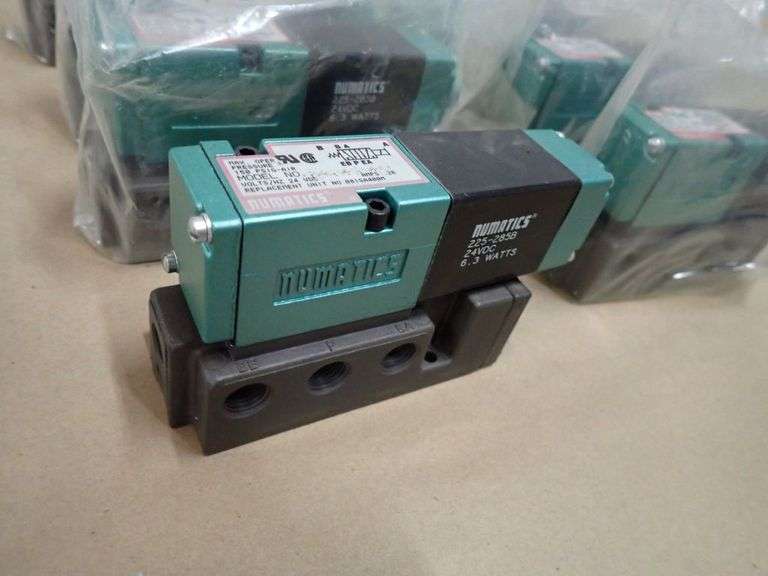 Lot of (8) Numatics Solenoid Valves