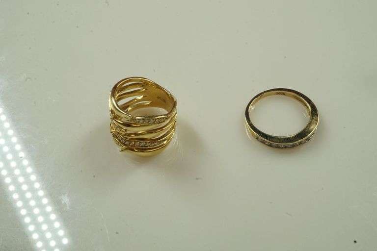 Lot of Assorted Jewelry