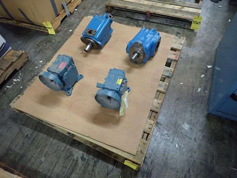 Lot of (2) Vickers Hydraulic Pumps and (2) Electra Gear Drives