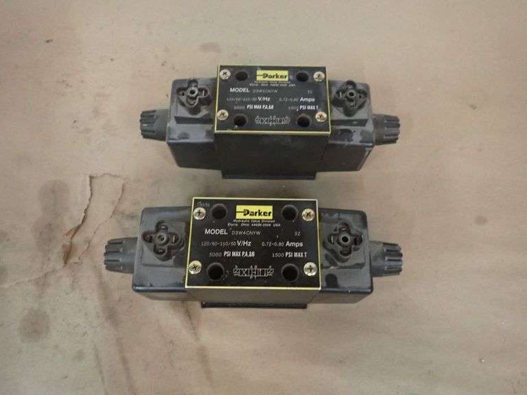 Lot of (2) Parker Hydraulic Directional Valves